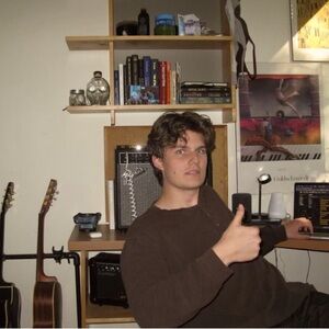 Meet your Posher, Sam